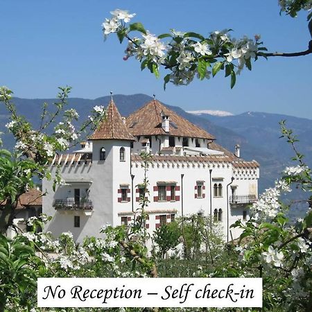 Apartments Schloss Paschbach อัปเปียโน ซุลลา สตราดา เดล วีโน ภายนอก รูปภาพ