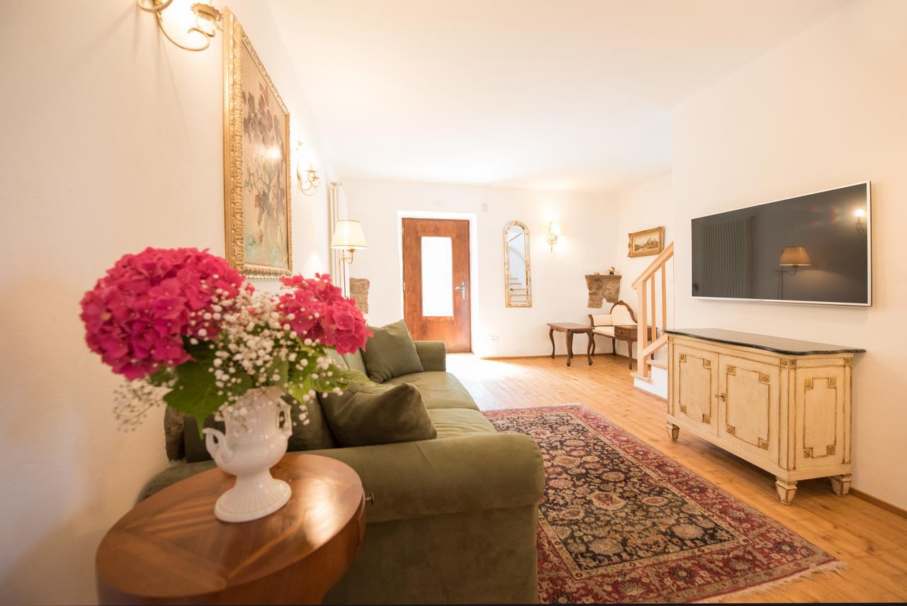 Apartments Schloss Paschbach อัปเปียโน ซุลลา สตราดา เดล วีโน ภายนอก รูปภาพ